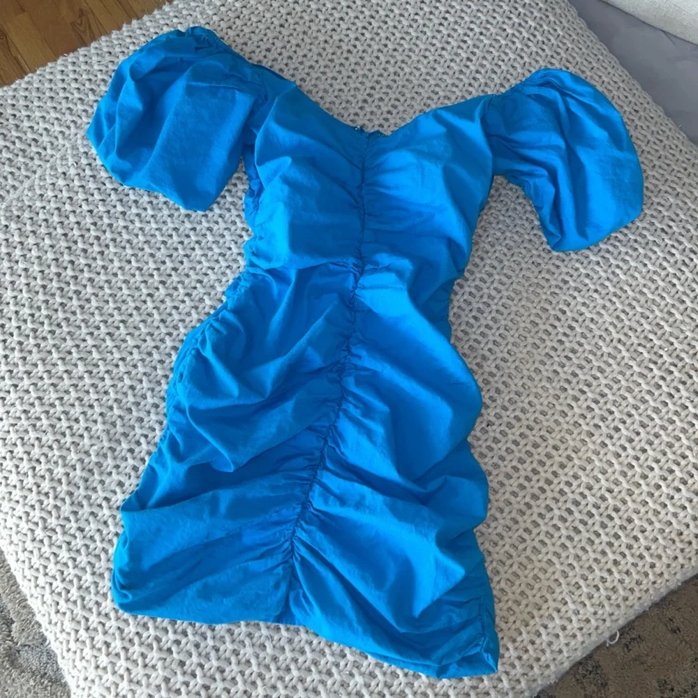 🦋Vibrant Blue Feminine Scrunch Dress Women’s Small NWOT - Picture 5 of 5